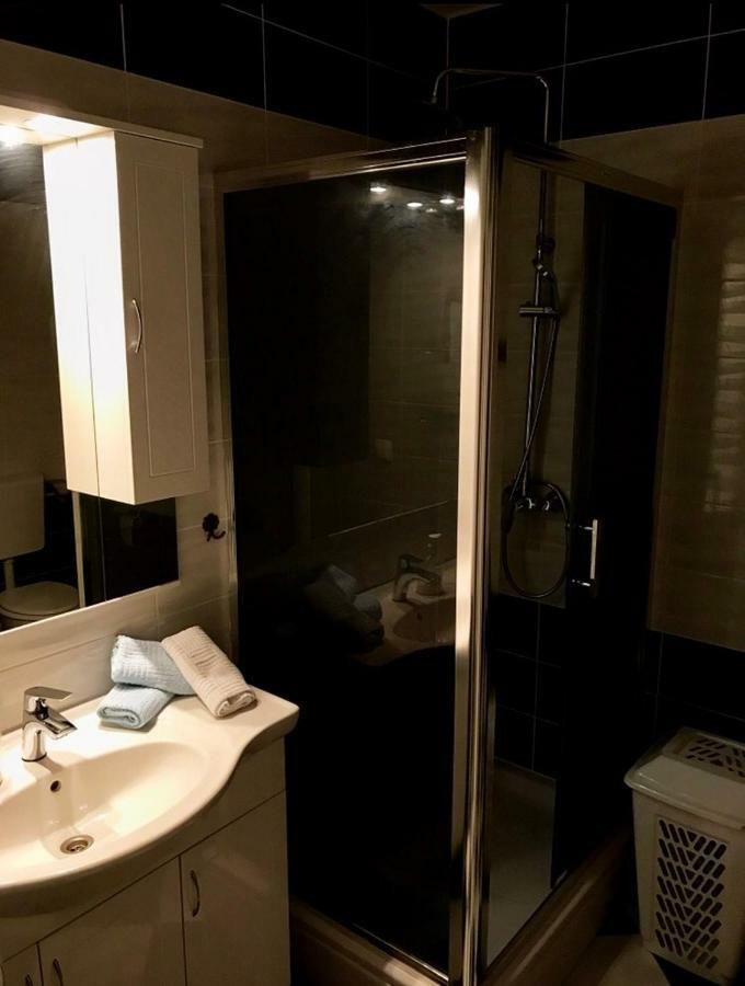 Mundial Apartments Njivice Eksteriør billede