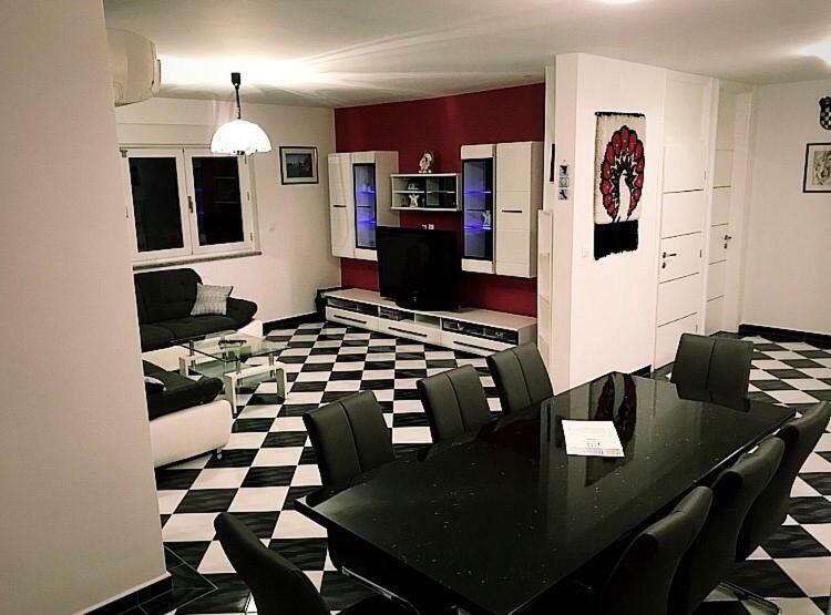 Mundial Apartments Njivice Eksteriør billede