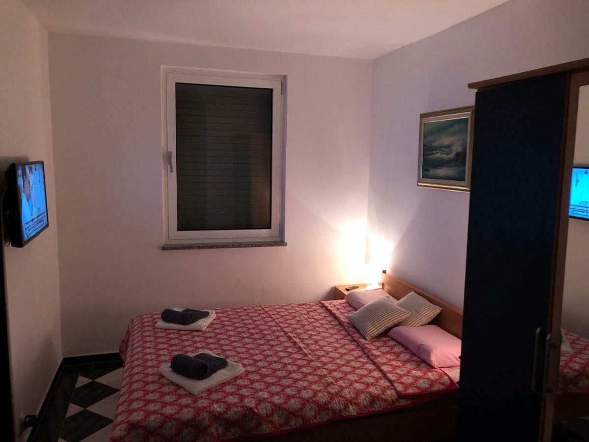 Mundial Apartments Njivice Eksteriør billede