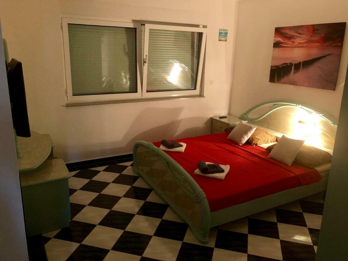 Mundial Apartments Njivice Eksteriør billede